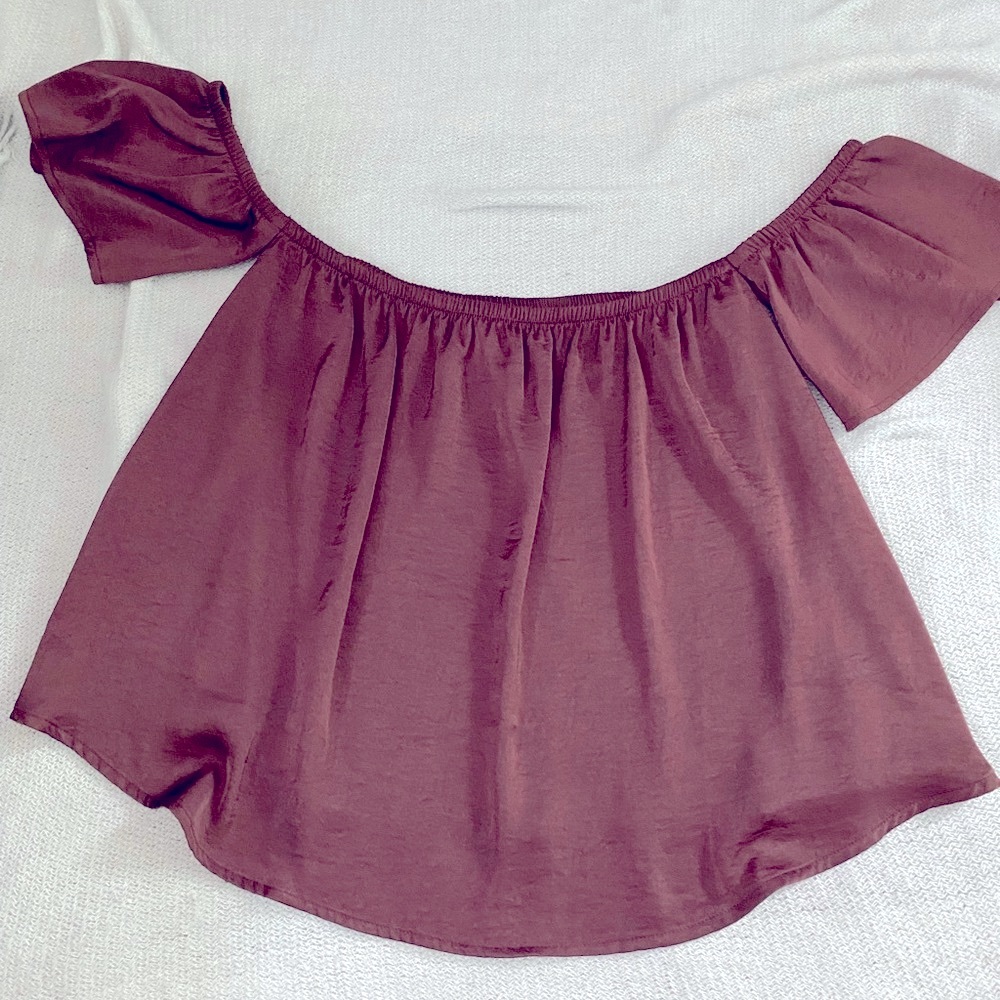 Detached sleeve top